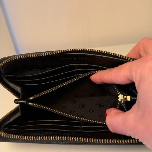 Tory Burch Fleming Zip Continental Zippy Wallet - Picture 11 of 15